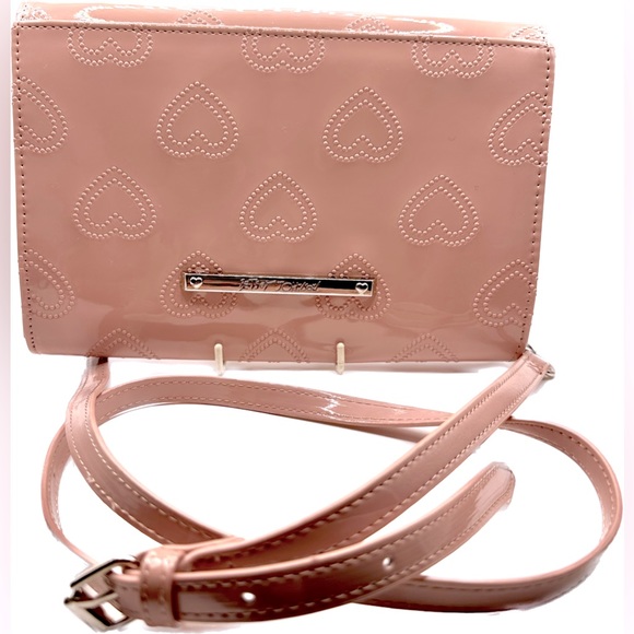 Betsey Johnson Crossbody Blush Pink Bag w/Blush Pink Hearts & Bow. Excel Cond - Picture 2 of 12